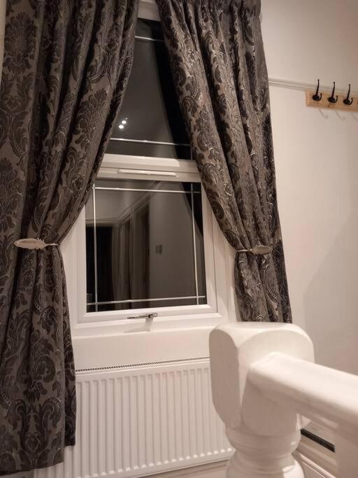 Luxury Holiday Home, Near Beach Southend-on-Sea Kültér fotó