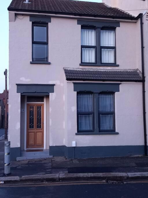 Luxury Holiday Home, Near Beach Southend-on-Sea Kültér fotó