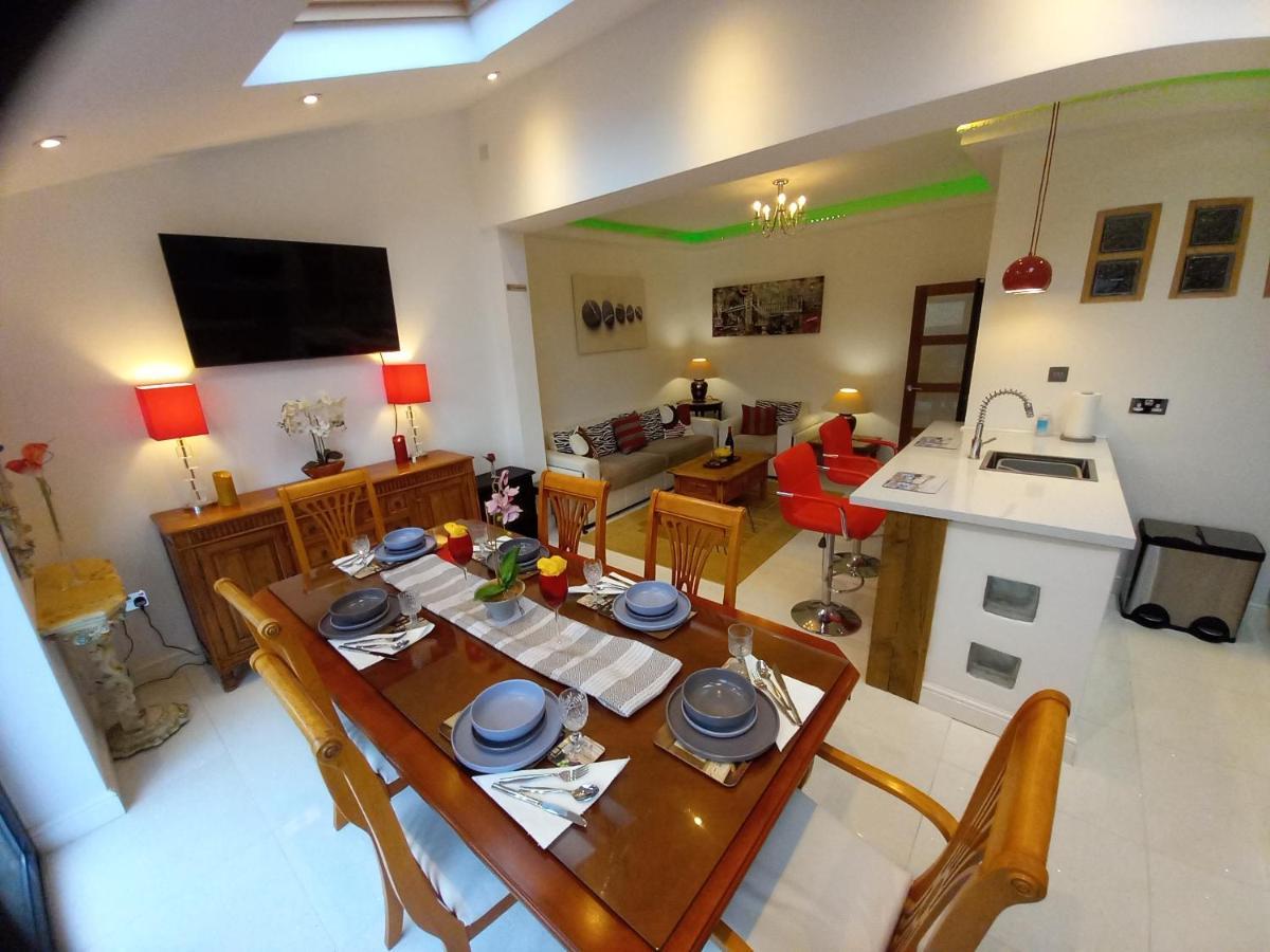 Luxury Holiday Home, Near Beach Southend-on-Sea Kültér fotó