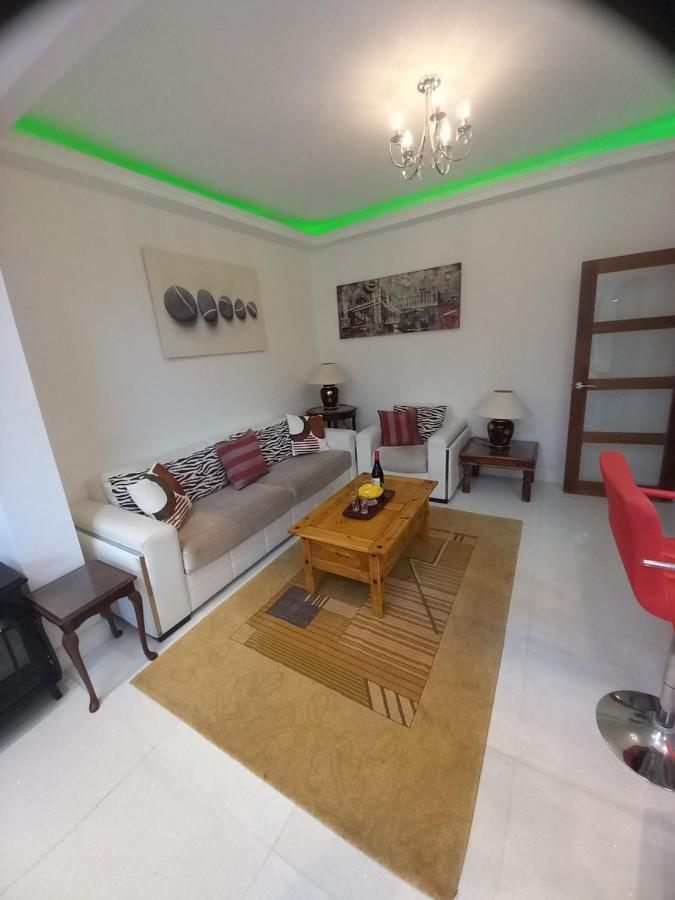 Luxury Holiday Home, Near Beach Southend-on-Sea Kültér fotó