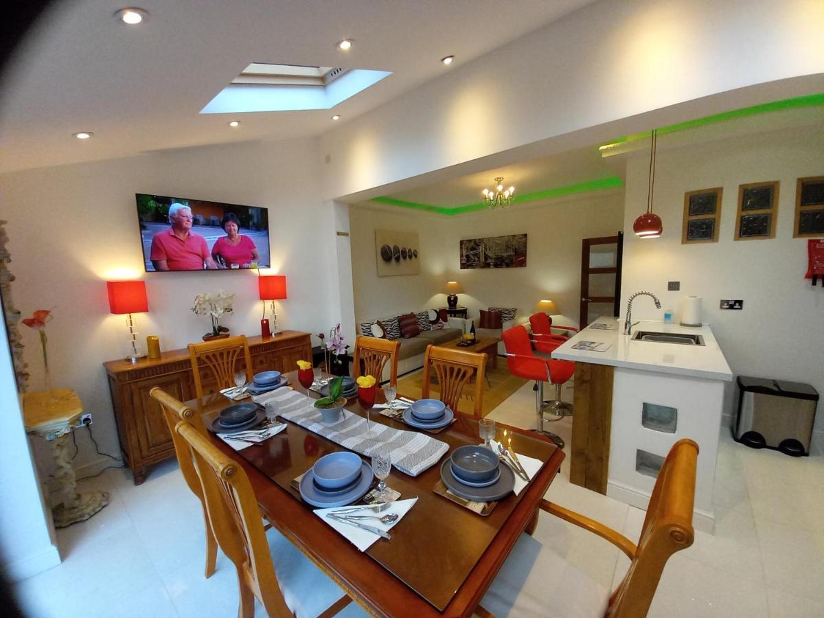 Luxury Holiday Home, Near Beach Southend-on-Sea Kültér fotó