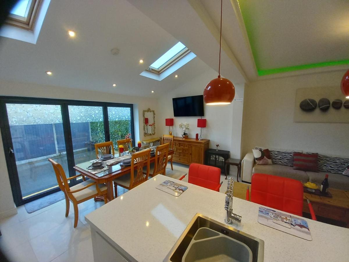 Luxury Holiday Home, Near Beach Southend-on-Sea Kültér fotó