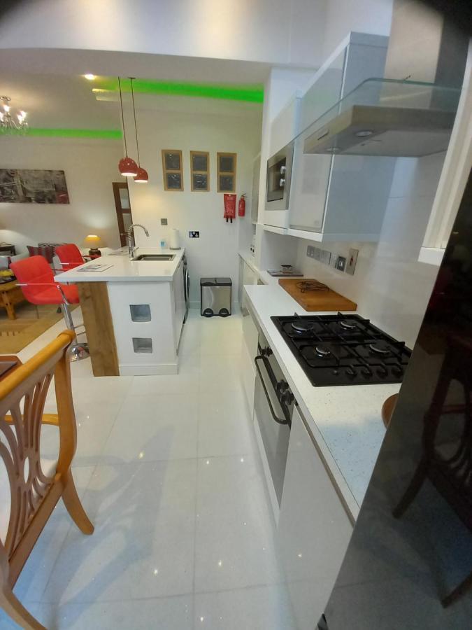Luxury Holiday Home, Near Beach Southend-on-Sea Kültér fotó
