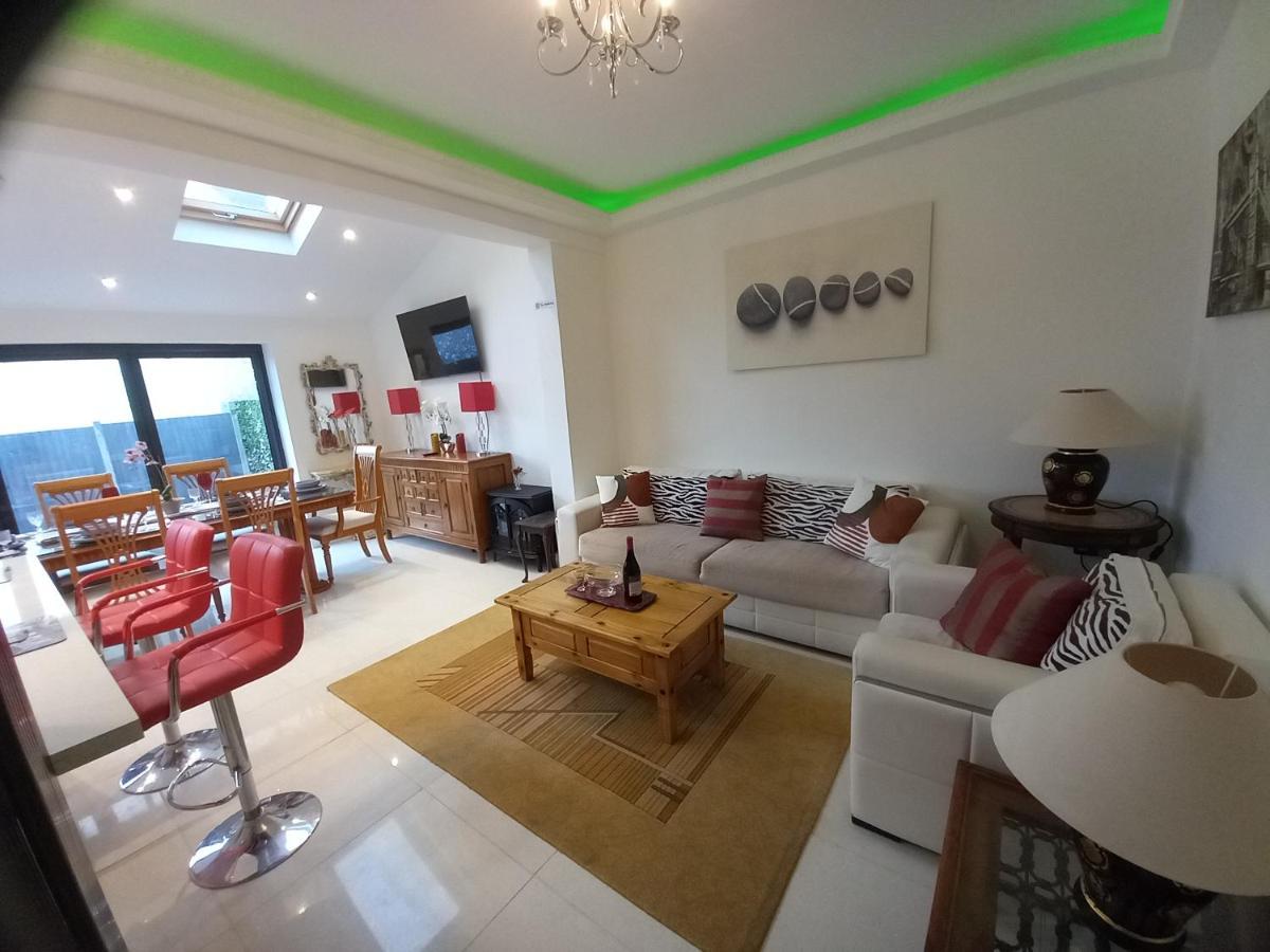 Luxury Holiday Home, Near Beach Southend-on-Sea Kültér fotó