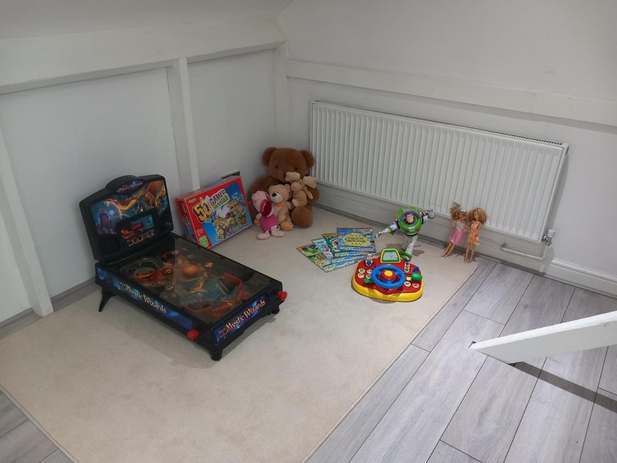 Luxury Holiday Home, Near Beach Southend-on-Sea Kültér fotó